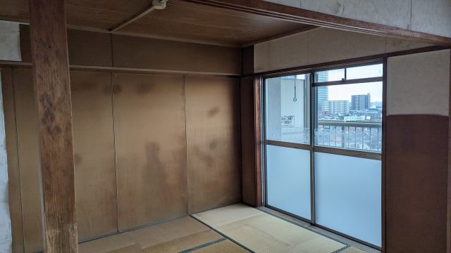 長く使っていない家屋の和室
