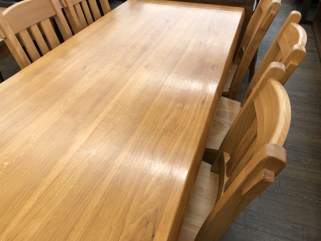 無垢材のダイニングテーブルセット